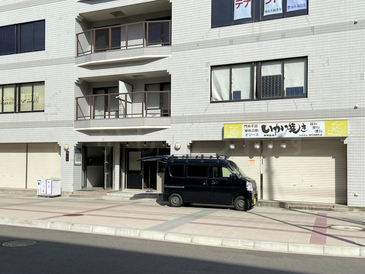 【開店】山電・西新町駅前に唐揚げ専門店「からっと」がオープン予定（いか焼き みなせん隣）