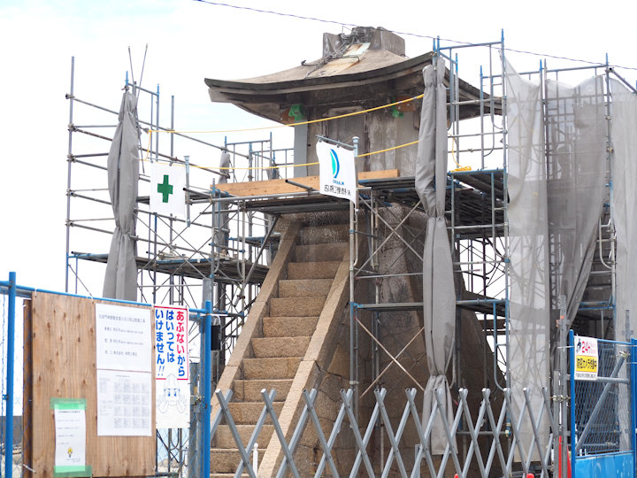 旧波門崎燈籠堂（明石港旧灯台）の復元工事が始まっているようです（周辺工事と併せ8月31日まで）