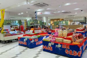 ピオレ明石（ピオレ広場）で「九州・沖縄物産展」が11月11日まで開催されています