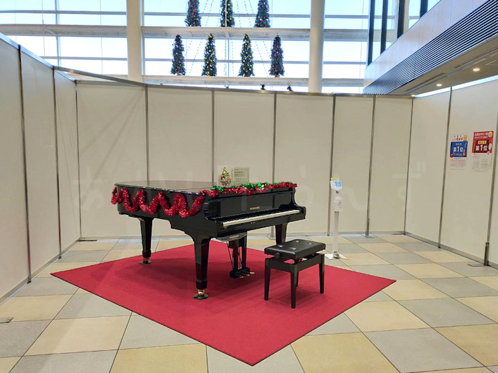 明石駅に続き2台目の「ストリートピアノ」がパピオスあかし・マクドナルド前に登場！
