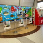 JR明石駅・券売機跡に「セブン銀行ATM」が設置されていました！明石らしい絵も展示
