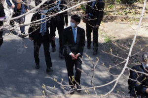 明石公園を斎藤兵庫県知事が視察！伐採計画の中断を表明