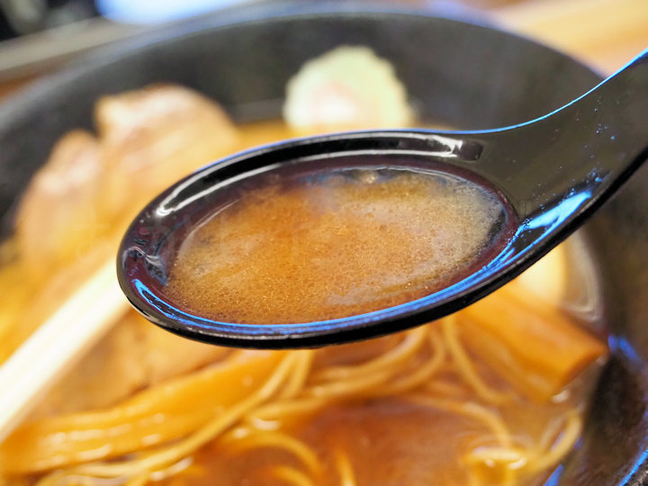 和歌山ラーメンのスープ