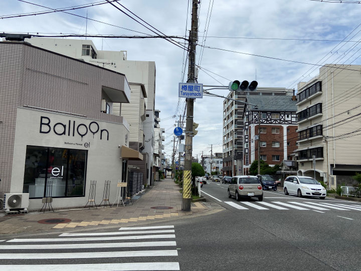 Balloon & Flower elの場所