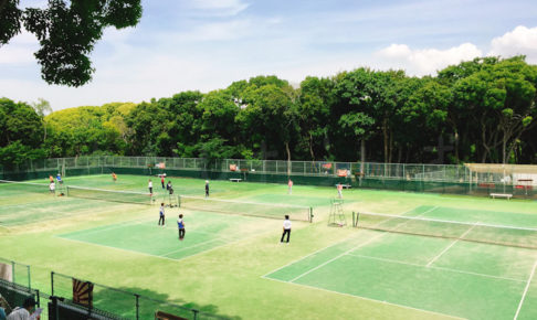明石公園のテニスコート