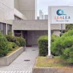 アワーズホールにハワイアンカフェ「LEALEA」がオープン！チキン’ ザ キッチン跡