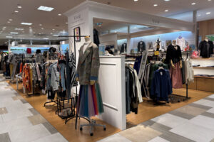 【開店】アパレル「ヴィヴィッド ナチュラルミスト クラス」がピオレ明石西館にオープンしてた