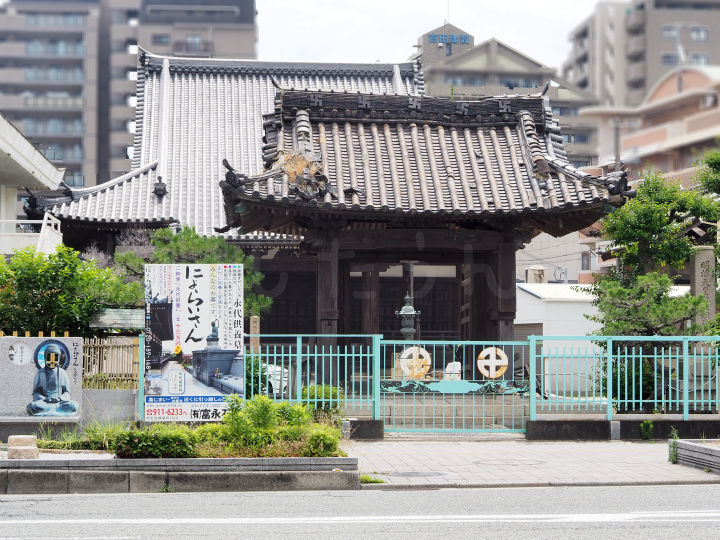 浜光明寺の山門