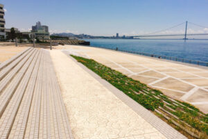 「明石T3テラス」明石港東外港～明石市役所裏に誕生！AKASHIモニュメントも