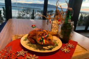 大蔵海岸BBQ「ZAZAZA」でビア缶チキンがクリスマス限定で販売